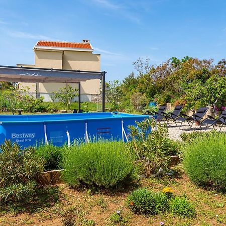 Apartment Sea And Mountain With Pool Novigrad  Exterior foto