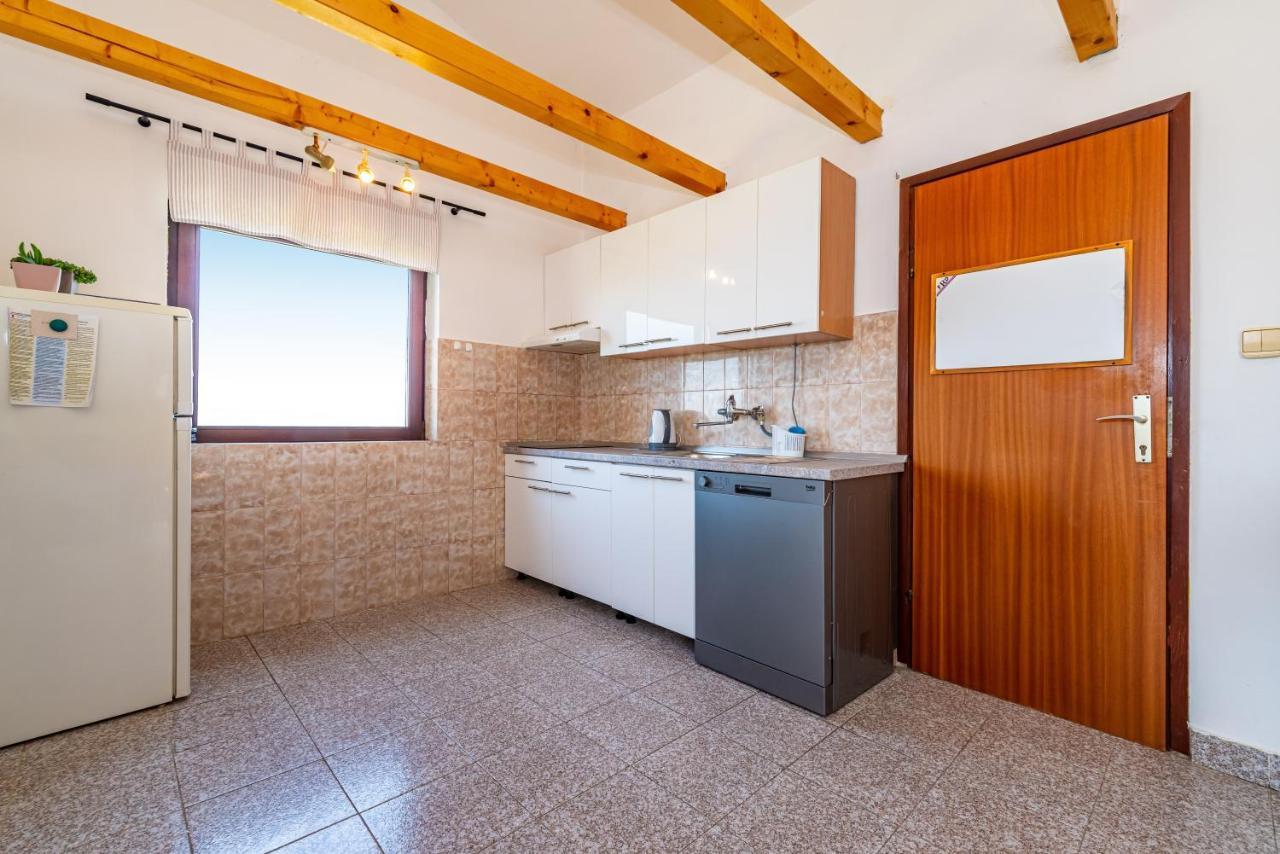 Apartment Sea And Mountain With Pool Novigrad  Zimmer foto