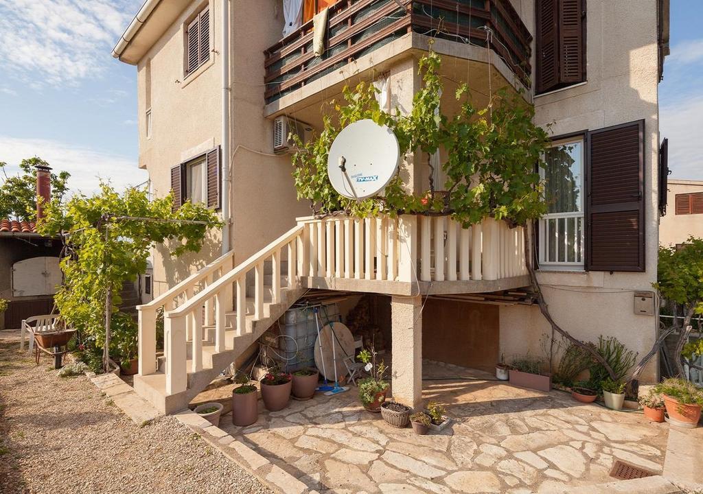 Apartment Sea And Mountain With Pool Novigrad  Exterior foto